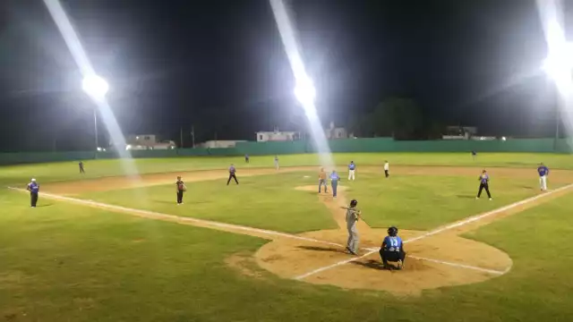 Fue un partido atractivo para los aficionados que se dieron cita en el campo.