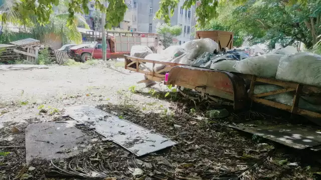 Muchos de los basureros llevan años de existencia sin ser removidos