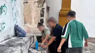 Un grupo de jóvenes fue sorprendido haciendo pintas en el Ex Templo de San José.
