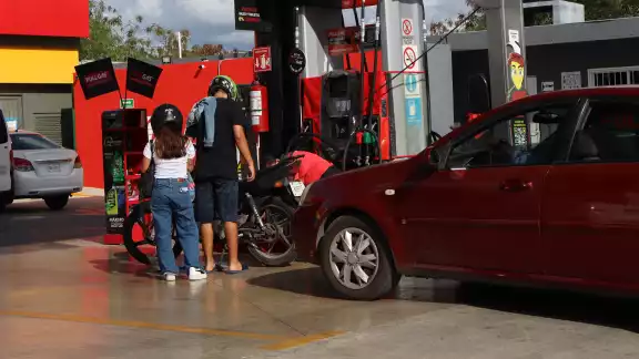 Se pagarían 6.45 pesos más por litro en la Magna Se pagarían 6.45 pesos más por litro en la Magna