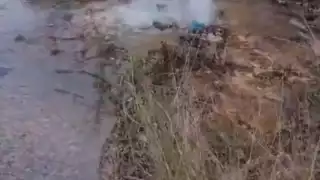 Una fuga de agua ha ocasionado pérdidas de cientos de litros.