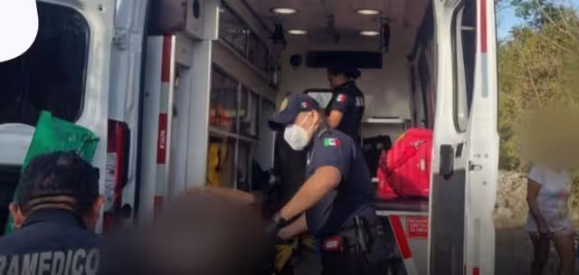 La mujer fue trasladada de emergencia a un hospital