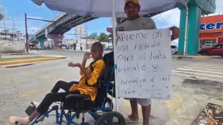 Campeche: Salen a las calles para costear el tratamiento médico de su hija