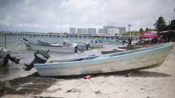 Más de 100 hombres de mar aún no pueden salir a trabajar, situación que afecta su economía Más de 100 hombres de mar aún no pueden salir a trabajar, situación que afecta su economía