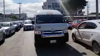 Advierten del riesgo para la gente vulnerable que no recibe la atención médica en caso de accidentes en el transporte que ofrece el servicio de turismo y no tienen seguro.