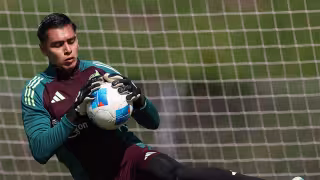 El Vasco Aguirre se queda sin su portero revelación para enfrentar a Canadá en  la Nations League