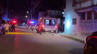 Elementos de seguridad procedieron a acordonar la zona para permitir el trabajo de los peritos