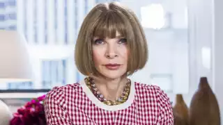 Anna Wintour es una periodista británica importante en la industria de la moda