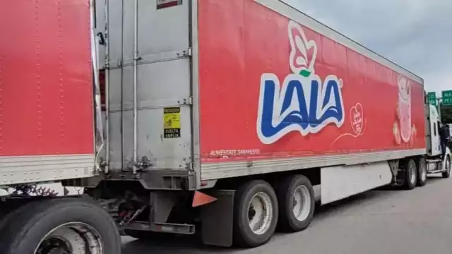 Roban cajas de leche Lala a transportistas mientras dormían en Palizada.