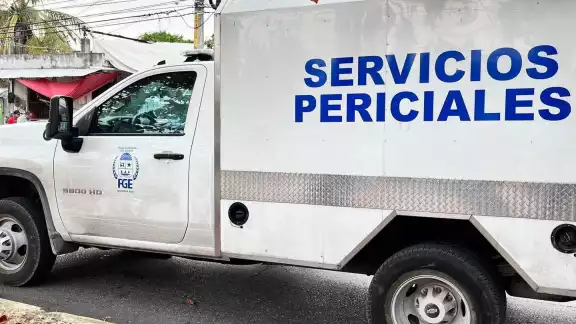 En el caso del suicidio, compañeros del fallecido lo encontraron colgado, por lo que llamaron a emergencias