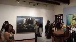 Dobrije Campos Cervera, la museógrafa del ICAC, explicó el contenido de los trabajos