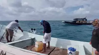 Pescadores furtivos abandonan en altamar a cuatro buzos cuando capturaban especies en veda en Dzilam de Bravo