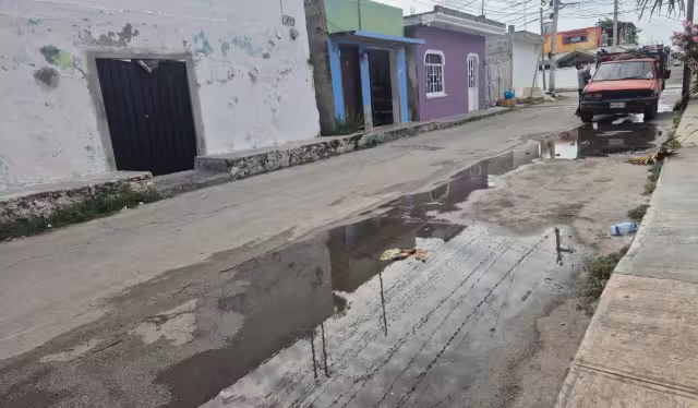 Malecón de Champotón recibe descargas contaminantes desde predios particulares