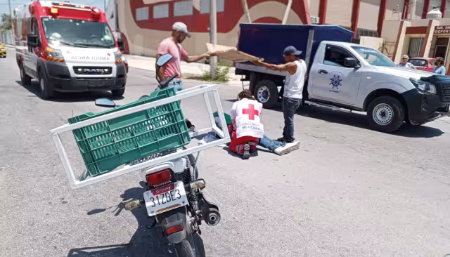 Intentó huir tras choque, pero vecinos lo detuvieron