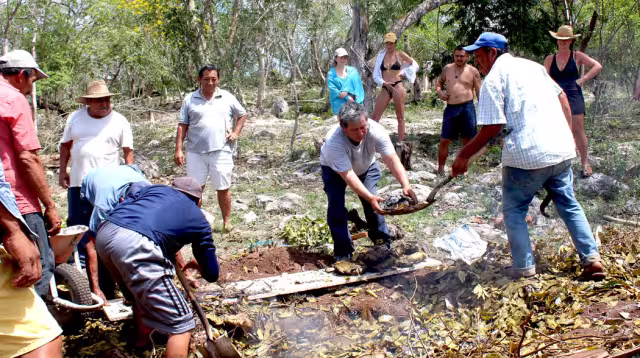 Con la ceremonia J’etz Lu’um solicitan protección y equilibrio para el cenote K’aay K’an Che’e