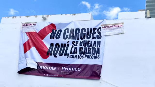 Los avisos pasaron desapercibidos para quienes acudieron a abastecerse del carburante