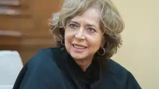 Rosaura Ruiz Gutiérrez es licenciada, maestra y doctora en biología por la Facultad de Ciencias de la UNAM