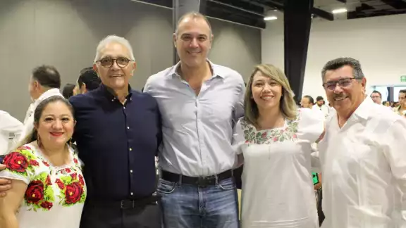 Este sábado Víctor Cervera Hernández renunció a su cargo como Director del Instituto Yucateco de Emprendedores Este sábado Víctor Cervera Hernández renunció a su cargo como Director del Instituto Yucateco de Emprendedores