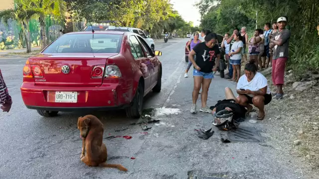 La acompañante del motociclista resultó con lesiones visibles.
