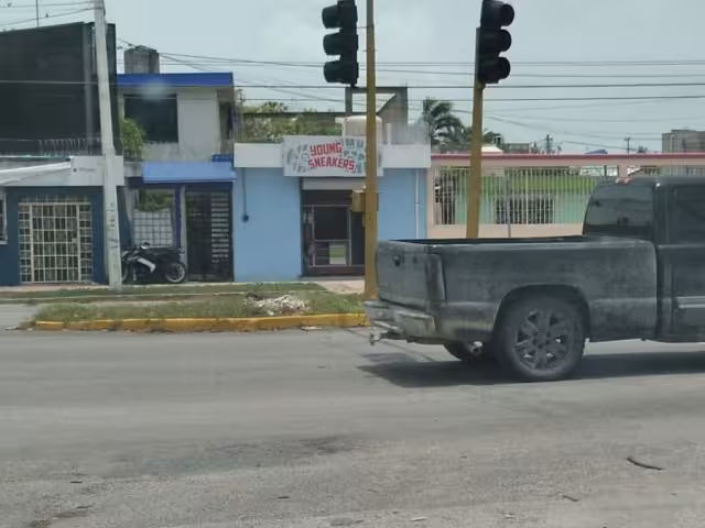 Semáforos alrededor de la ciudad terminaron afectados por los fuertes vientes