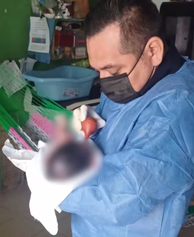 Se confirmó que el bebé fue un niño, el cual se reportó con buen estado de salud