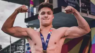 El clavadista mexicano Osmar Olvera