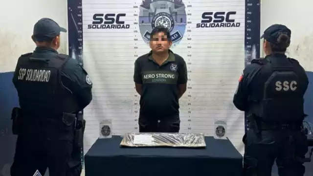 Hombre golpea a su pareja con un palo en Playa del Carmen