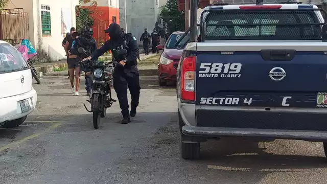 Una pareja fue detenida por las autoridades en la Región 259 de Cancún.