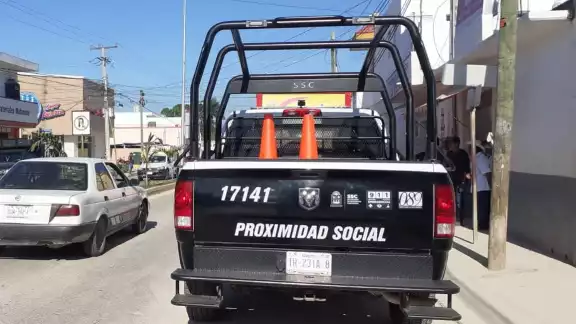 Tras reportar el hecho en redes sociales, elementos de la policía acudieron a la vivienda de la mujer Tras reportar el hecho en redes sociales, elementos de la policía acudieron a la vivienda de la mujer