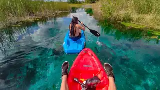 Los manantiales Pedro Baranda son ideales para relajarse en aguas turquesas.