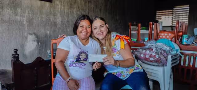 Meridana cumplida recibe el pago tras un incendio que ocurrió en su casa en Ciudad Caucel
