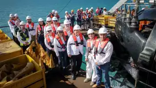 Supervisa Joaquín Díaz Mena avances del dragado en el Puerto de Progreso; obra supera el 60%