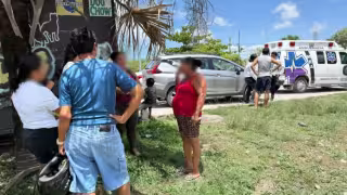 Vecinos de Ciudad Natura se organizaron para trasladar a la infante a un hospital en un taxi, ante la tardanza de las autoridades; los paramédicos ya no pudieron hacer nada