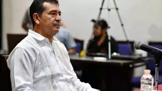 Víctor Améndola Avilés acusó a Sabido Góngora de desempeño irregular y autoaprobarse una jugosa liquidación.