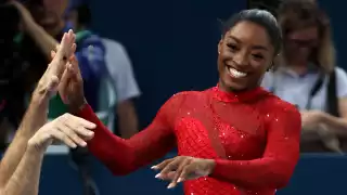 Biles con paso perfecto