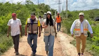 Avanza la construcción y rehabilitación de  caminos sacacosechas en seis municipios de Yucatán