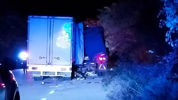Dos personas perdieron la vida en el trágico accidente Dos personas perdieron la vida en el trágico accidente