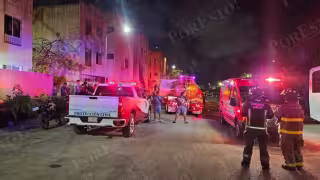 Vecinos intentaron apagar el fuego con cubetas con agua