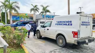 La víctima, que estaba en una camioneta negra, podría ser buscada por presuntos delitos de tráfico de armas y trata de personas