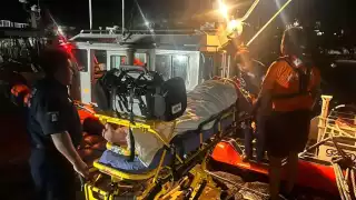 Secretaría de Marina traslada a un  paciente de Isla Mujeres a Cancún de emergencia  