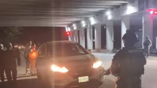Personal de la Secretaría de Marina brindó seguridad perimetral durante el operativo en el que un migrante extranjero fue auxiliado en el puesto de inspección de Teya, Yucatán