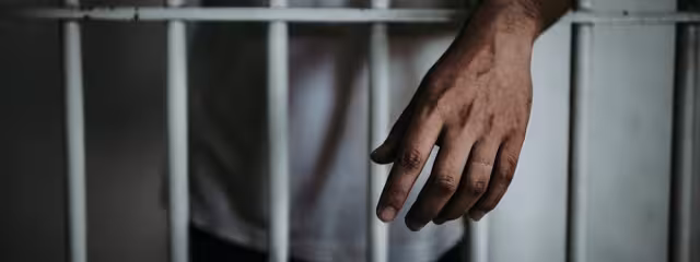 El hombre deberá de permanecer en prisión por intento de homicidio