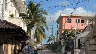 Falla en línea de media tensión deja a habitantes de Holbox sin energía eléctrica