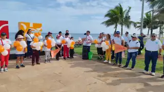 Realizan una caminata de estudiantes con TDAH en Campeche