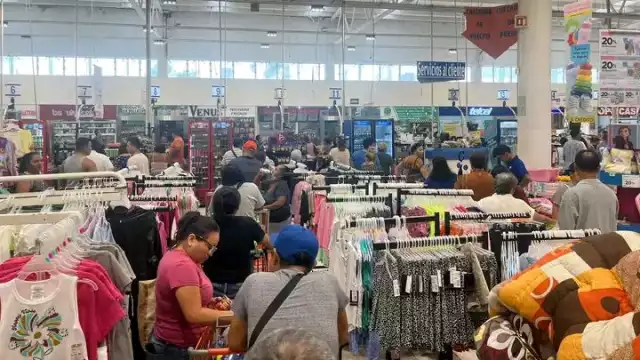 Playas de Cancún colocan bandera roja; piden no hacer compras de pánico por la Tormenta Tropical "Helene"
