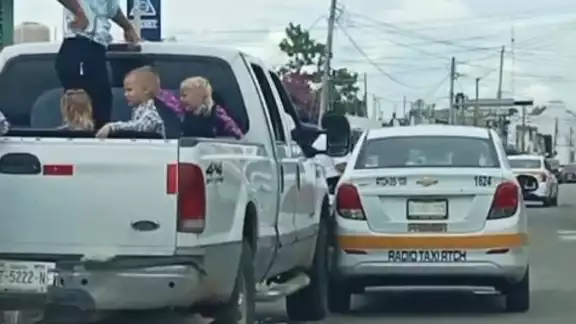 Taxista pone en riesgo a familia de menonitas en Chetumal Taxista pone en riesgo a familia de menonitas en Chetumal