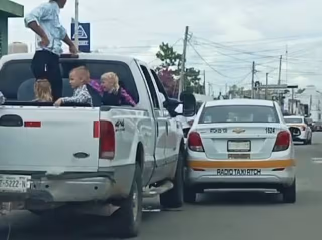 Taxista pone en riesgo a familia de menonitas en Chetumal