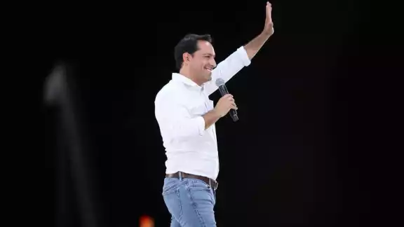 Mauricio Vila comenzará con el proceso de transición a Joaquín Díaz Mena Mauricio Vila comenzará con el proceso de transición a Joaquín Díaz Mena