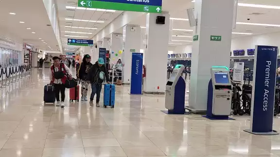 Hay ligera movilización de pasajeros en el aeropuerto de Mérida