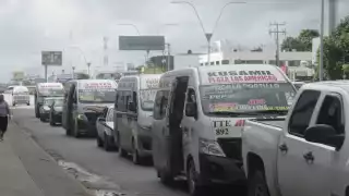 Pese a la inseguridad, los locales deben usar el transporte ya que es su única opción de transporte